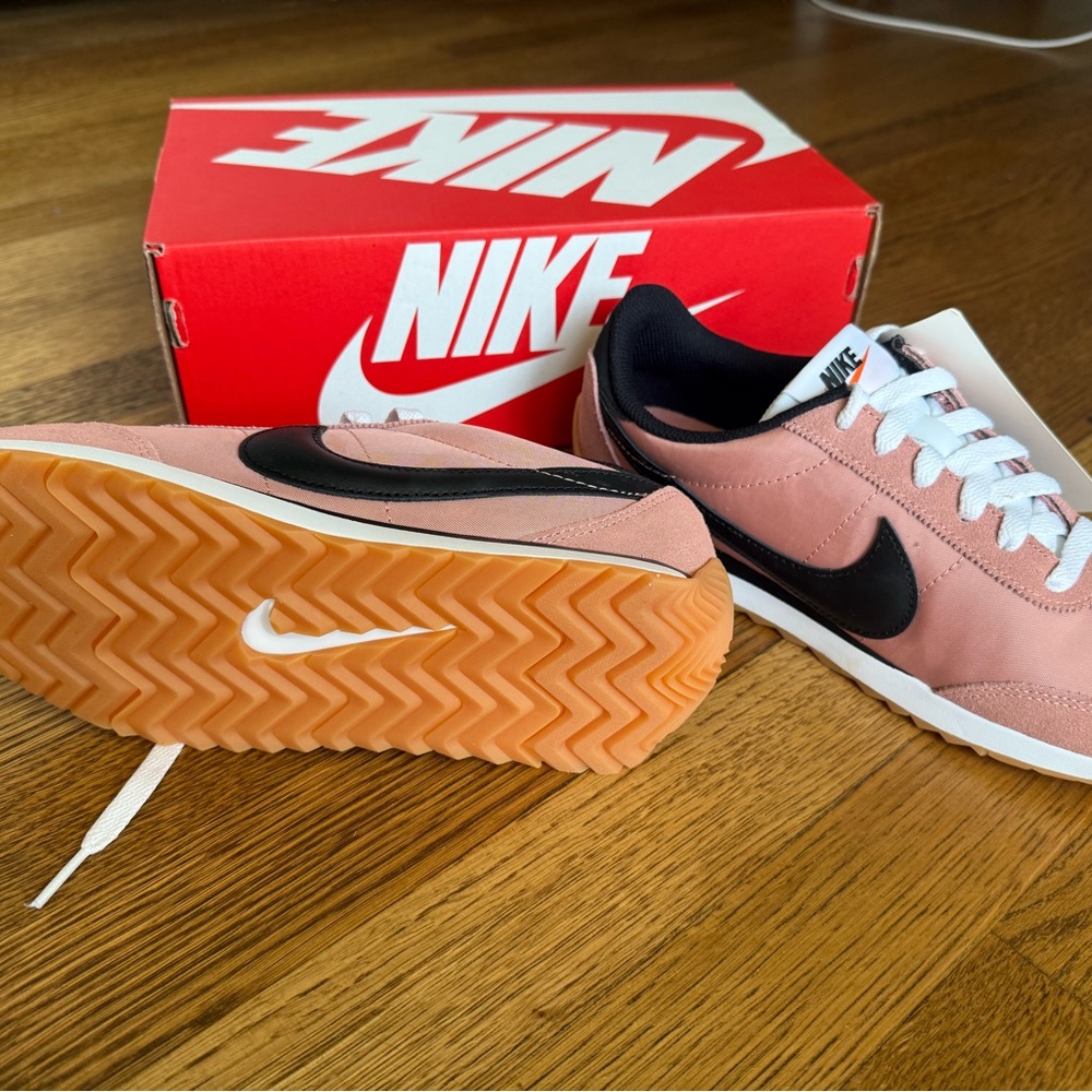 Nike Pacific Sneakers - Picture 2 of 5